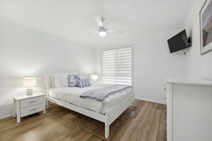 2 bedrooms, iron/ironing board, free WiFi, bed sheets