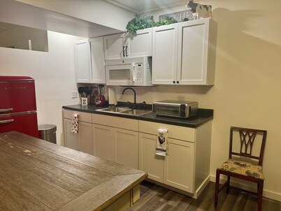 Relax and Unwind at a Peaceful Retreat Near Rend Lake
