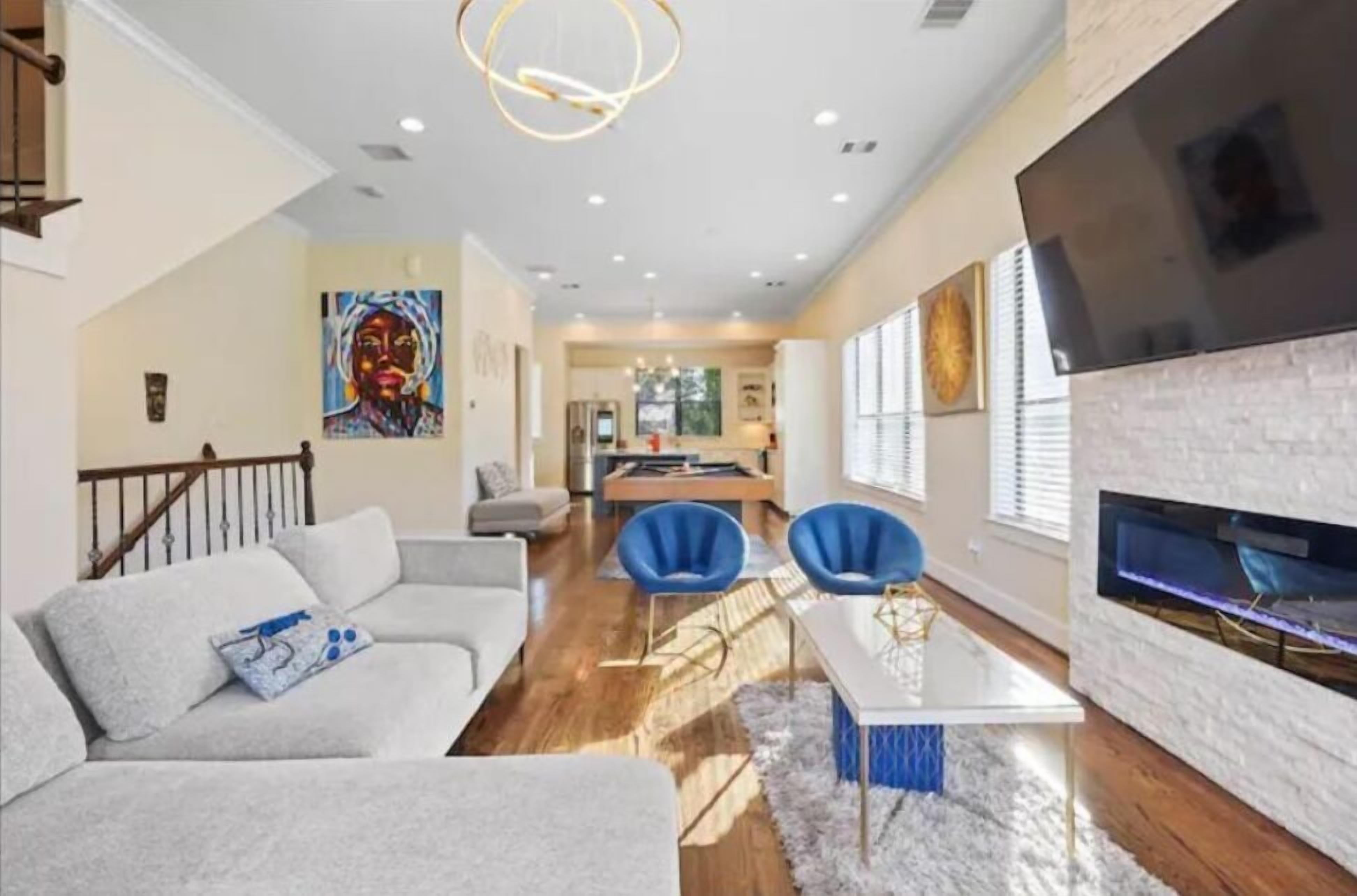 Smart TV, fireplace, books