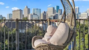 Property grounds - Luxury Midtown Gem : Amazing Rooftop Views (Houston)