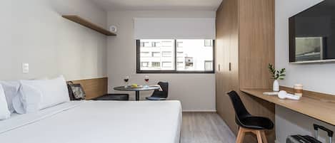 Monolocale Design | Una scrivania, postazione laptop, Wi-Fi gratuito, lenzuola