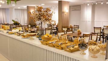 Desayuno buffet incluido todos los días