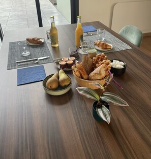 Dining - Industrial-style B&B in Peuplingues (Peuplingues)