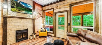 EverGreenGrove-Hemlock2BR/1 BA/Dog Friendly/Hottub