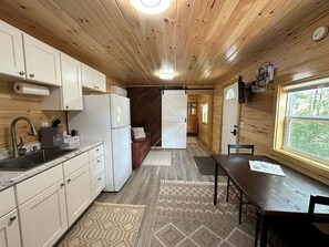 Fridge, microwave, oven, stovetop - Mason Hollow Hideaway Cozy cabin with WiFi and AC in peaceful Whitley County KY (Rockholds)