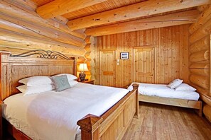 4 bedrooms, iron/ironing board, travel crib, WiFi