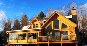 Exterior - Blue Moose Private pool, spa & lake access (Mille-Isles)