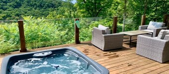 Blue Hill  Pool, spa, game room, mountain view