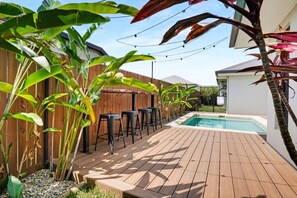 Terrace/patio - Escape to Villa Catana: Spacious Home with Pool, Lush Gardens, and Close to Nature! (Smithfield)