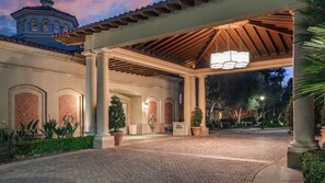 المنشأة من الخارج