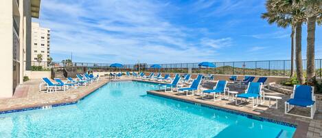 Una piscina techada, una piscina climatizada