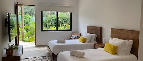 Fer et planche Ă repasser, accĂšs Ă Internet, literie fournie