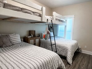 3 室のベッドルーム、WiFi (無料)