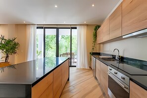 Fridge, microwave, oven, dishwasher