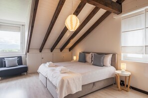 Deluxe Double Room, Lake View | Hypo-allergenic bedding, desk, laptop workspace, free WiFi - Amanthos Living Nyon (Self Check In) (Duillier)