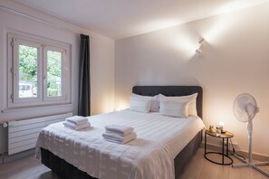 Classic Double Room | Hypo-allergenic bedding, desk, laptop workspace, free WiFi - Amanthos Living Nyon (Self Check In) (Duillier)
