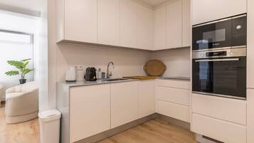 KylskÄp, mikrovÄgsugn, ugn och spishÀll