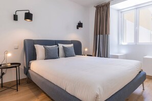 1 bedroom, iron/ironing board, internet, bed sheets