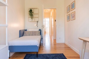 3 chambres, fer et planche à repasser, accès au Wi-Fi (inclus)