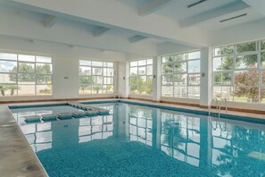 Innendørsbasseng