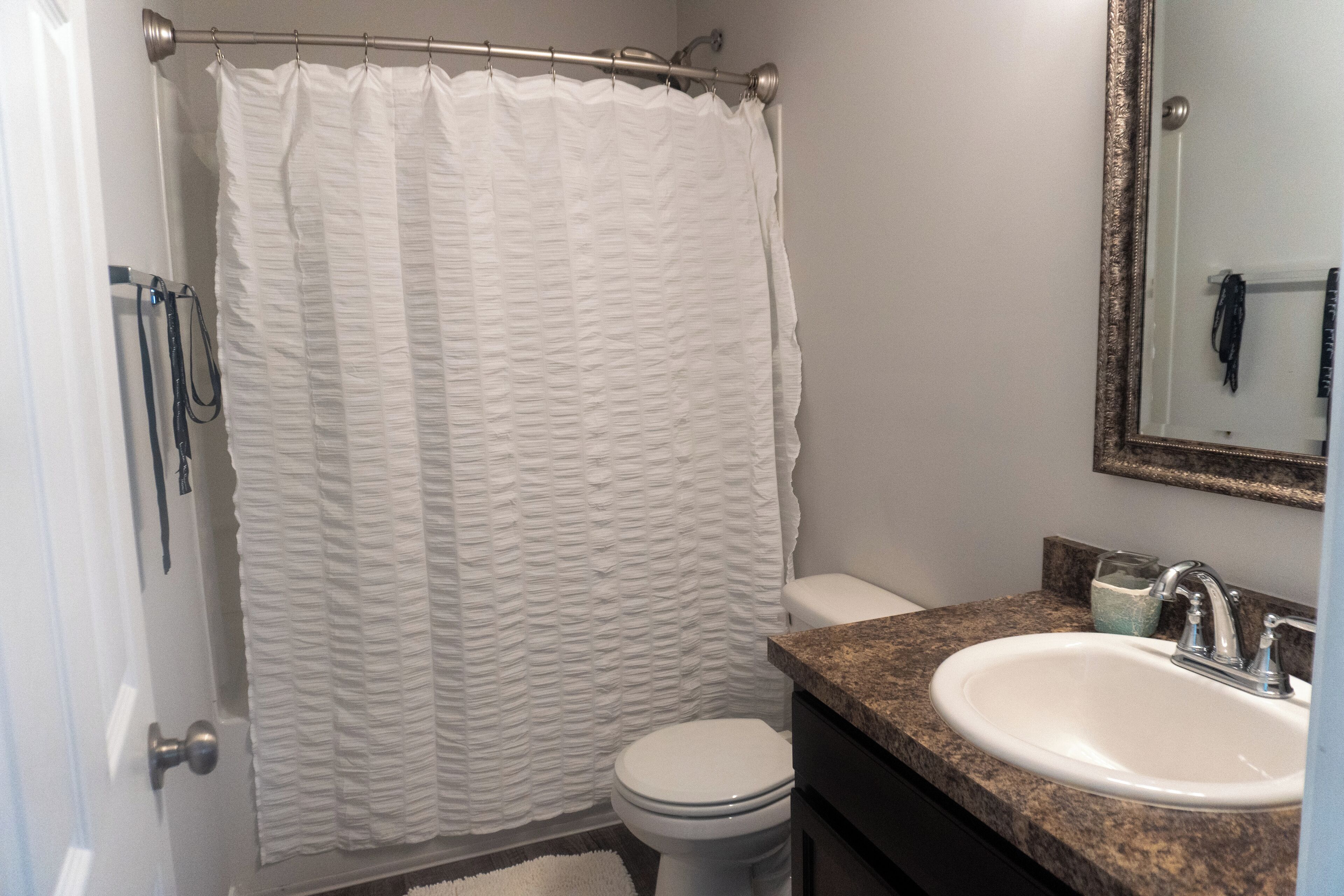 Haartrockner, Handtücher, Seife, Shampoo