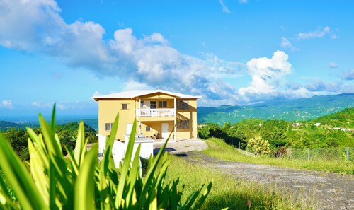 Cottage with Ocean, City and Rainforest Views