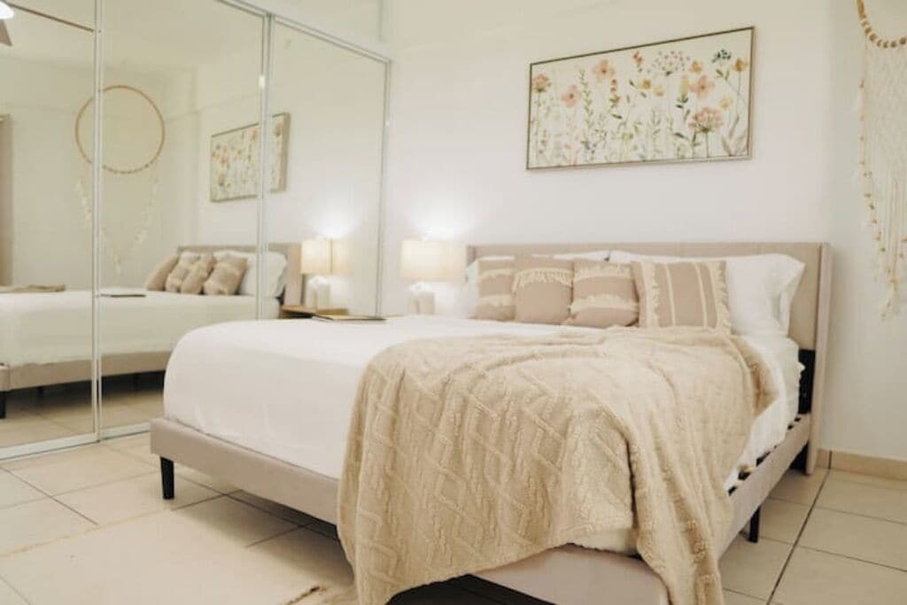 3 chambres, fer et planche à repasser, lit parapluie, Wi-Fi gratuit