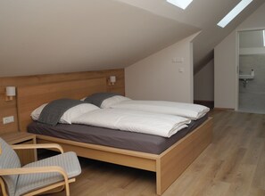 2 slaapkamers, een strijkplank/strijkijzer, wifi, beddengoed