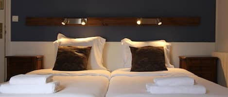 Comfort Twin Room, City View