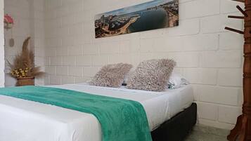 Basic Double Room | Free WiFi, bed sheets