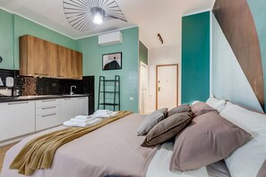 1 bedroom, desk, iron/ironing board, travel crib - BDC - Cassia Luxury Studio (Roma)