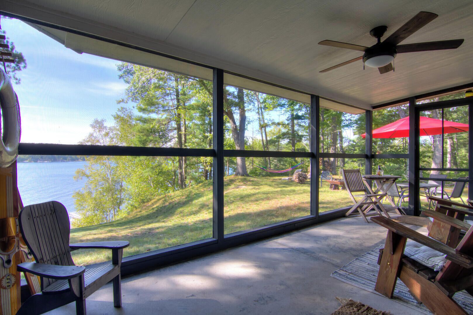 Cabin, Berbilang Katil, Fireplace | Pemandangan dari bilik