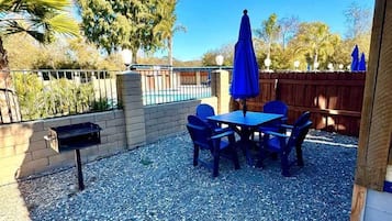 Cabana básico, 1 cama Queen, para não fumantes | Terraço/pátio