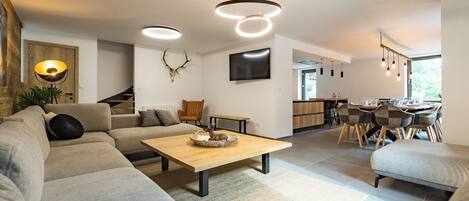 تلفزيون، ألعاب فيديو، ستيريو