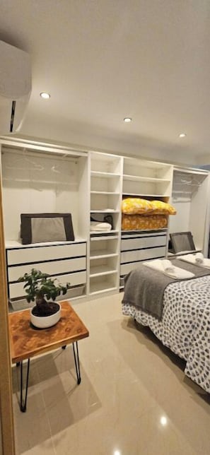 1 bedroom, desk, iron/ironing board, free WiFi