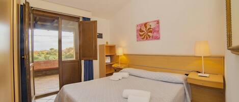 4 chambres, lit parapluie