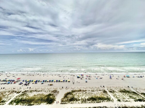 Beach nearby - Heart of Myrtle Beach 1 Bedroom Oceanfront Camelot 1406 (Myrtle Beach)