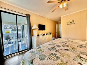 2 bedrooms, free WiFi, bed sheets - 2br 2ba 1st floor pool 124 (Myrtle Beach)