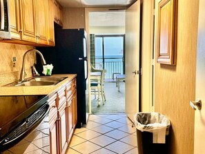 Microwave, oven, stovetop, coffee/tea maker