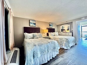 アイロン / アイロン台、WiFi (無料)、ベッドシーツ