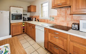 Refrigerador, horno, placa de cocina, lavavajillas