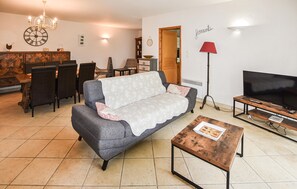 Fernseher, Tischtennisplatte