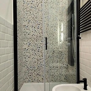 Room2 Deluxe Double Room | Bathroom - Duomo View Naples (Naples)