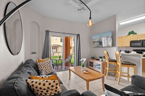 컴포트 하우스 | 무료 WiFi, 침대 시트