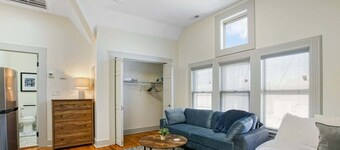 Modern Victorian Studio -Steps to Cleveland Clinic