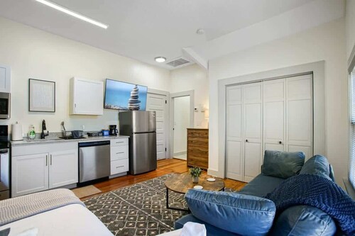 Modern Victorian Studio: Steps to Cleveland Clinic