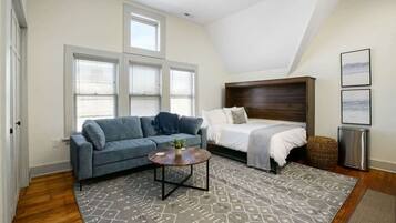 1 slaapkamer, een strijkplank/strijkijzer, gratis wifi, beddengoed