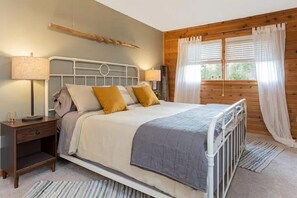 3 chambres, fer et planche à repasser, Wi-Fi, draps fournis