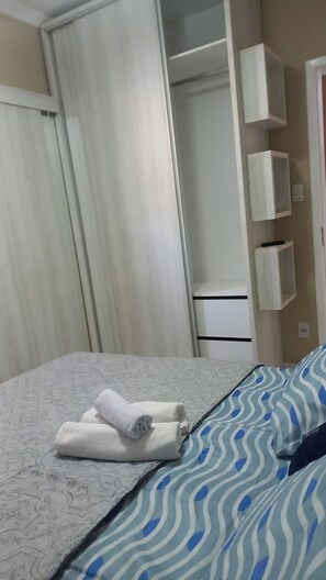 2 bedrooms, iron/ironing board, WiFi, bed sheets - Apartment located in a fully equipped residential neighborhood, great leisure area (São Luís)