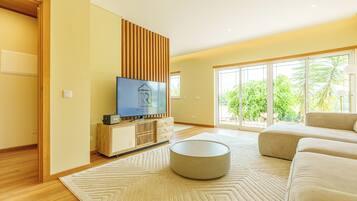 Smart TV, stereo